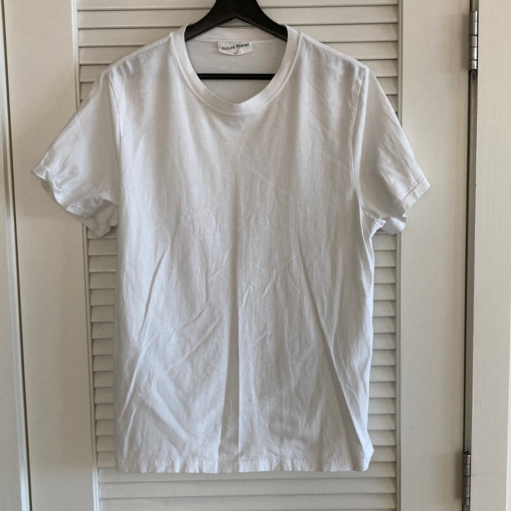 Future Planet Classic White Short Sleeve T-Shirt Size M.
